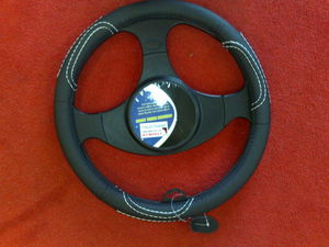 LEATHERSTEERINGWHEEL1.jpg