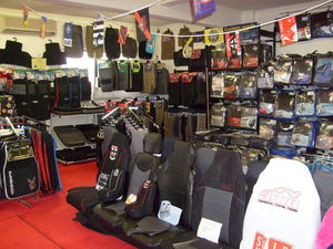 shopinside001.jpg